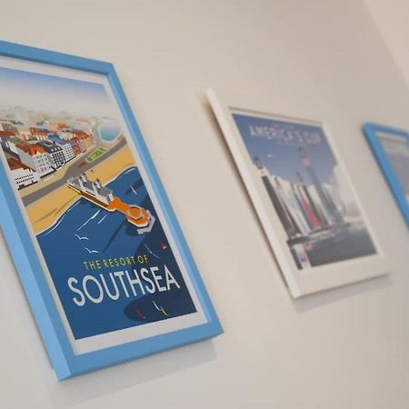 Air Maison - Stunning Beach Front Apartment Портсмът Екстериор снимка
