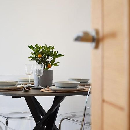 Air Maison - Stunning Beach Front Apartment Портсмът Екстериор снимка